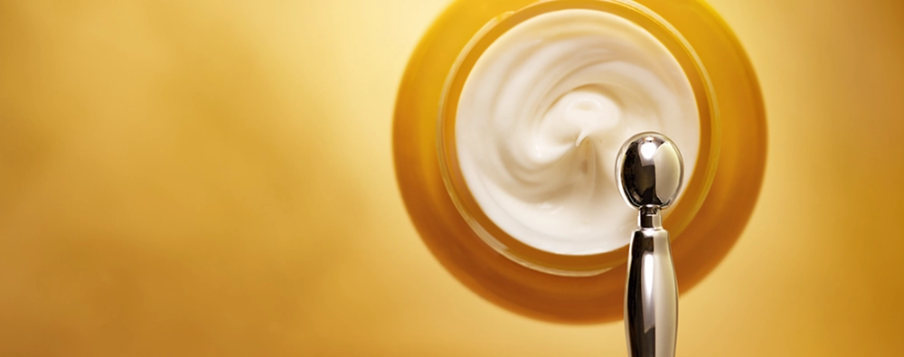 L'Occitane - L’Occitane Spatola Viso in Regalo