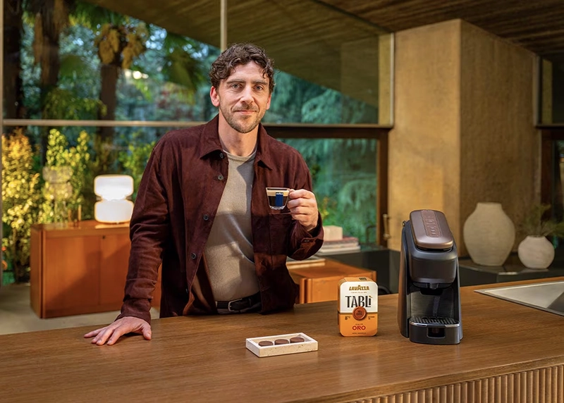 Scopri il nuovo sistema Lavazza Tablì per un caffè 100% caffè in comode tab ecologiche